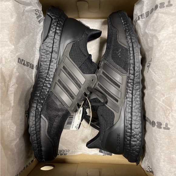 adidas UltraBOOST Mono Triple Black - Picture 8 of 10